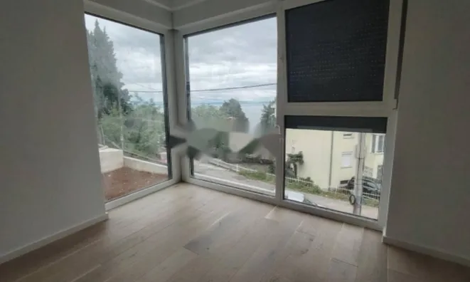 Недвижимость Четырехкомнатная квартира: 16