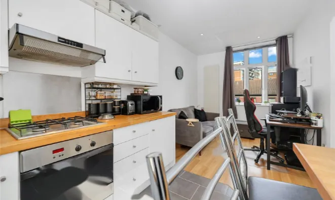 Недвижимость Henriques Street: 12