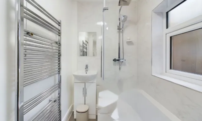 Недвижимость Coles Green Road: 3