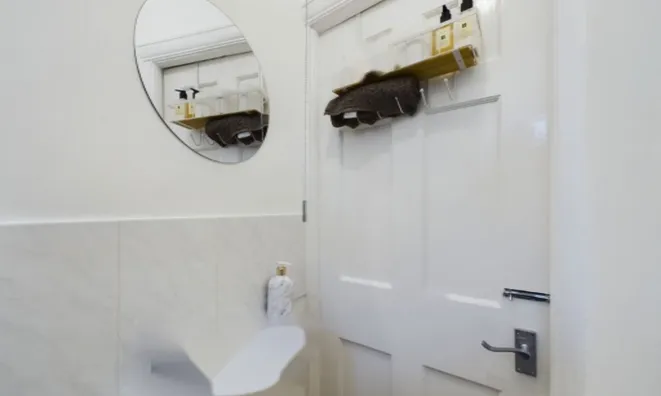 Недвижимость Coles Green Road: 4