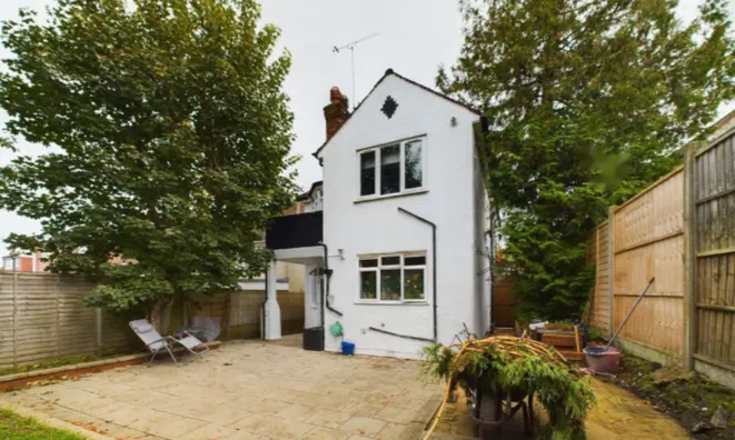 Недвижимость Coles Green Road: 8