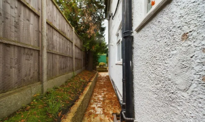 Недвижимость Coles Green Road: 12