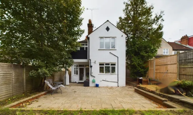 Недвижимость Coles Green Road: 19