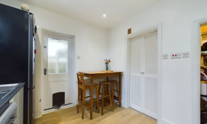 Недвижимость Coles Green Road: 27