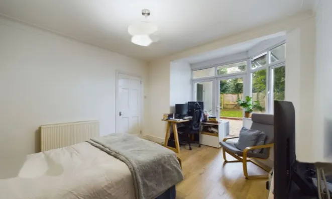 Недвижимость Coles Green Road: 32