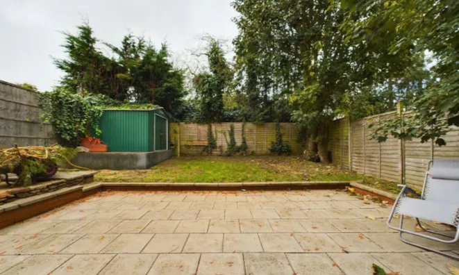 Недвижимость Coles Green Road: 35