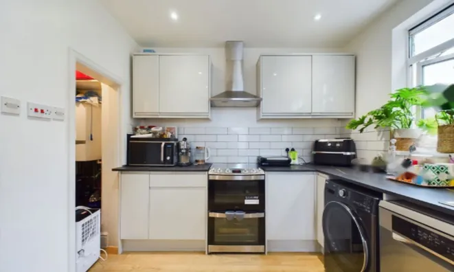 Недвижимость Coles Green Road: 36