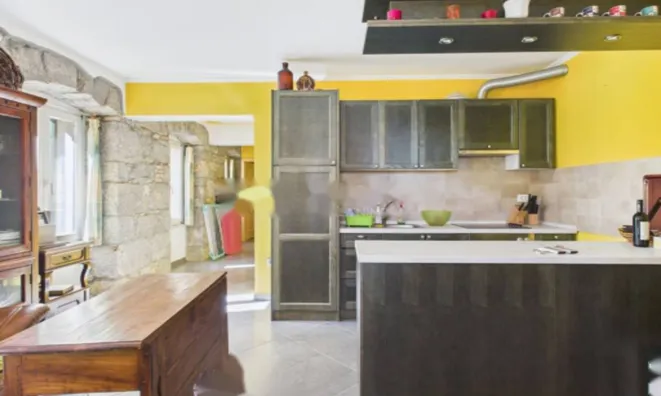 Недвижимость Трёхкомнатная квартира, Центр: 2