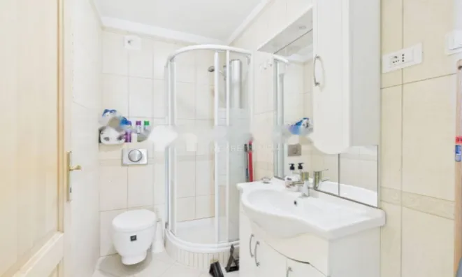 Недвижимость Трёхкомнатная квартира, Центр: 9