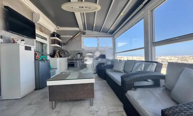 Недвижимость Central Qormi Apartment: 2