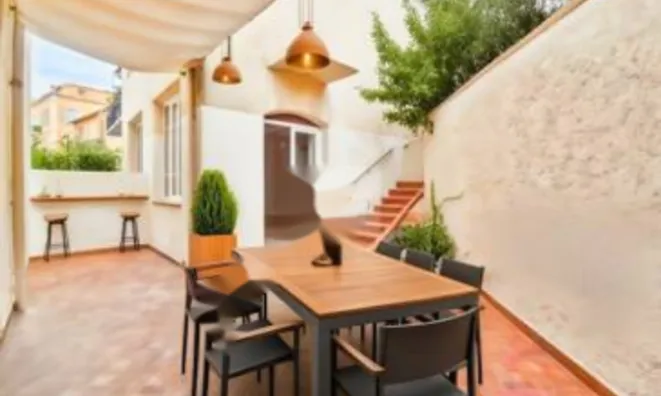 Недвижимость Duplex Petit Juas: 2