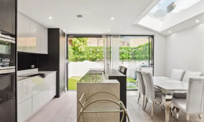 Недвижимость Uverdale Road: 12