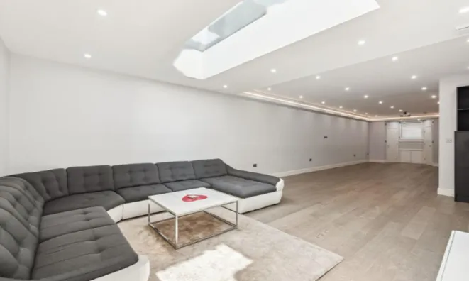 Недвижимость Uverdale Road: 15