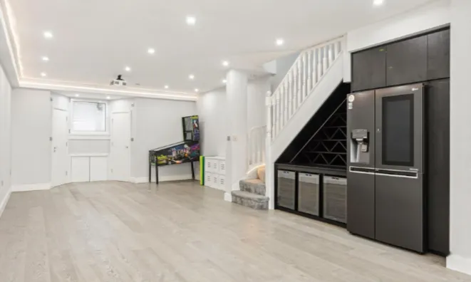 Недвижимость Uverdale Road: 16