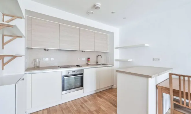 Недвижимость Shearwater Drive, Hendon: 4