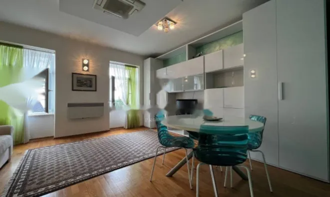 Недвижимость Двухкомнатная квартира, Центр: 1