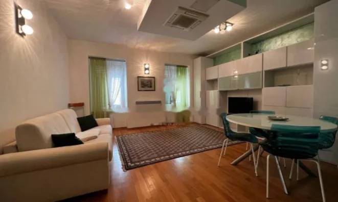 Недвижимость Двухкомнатная квартира, Центр: 4