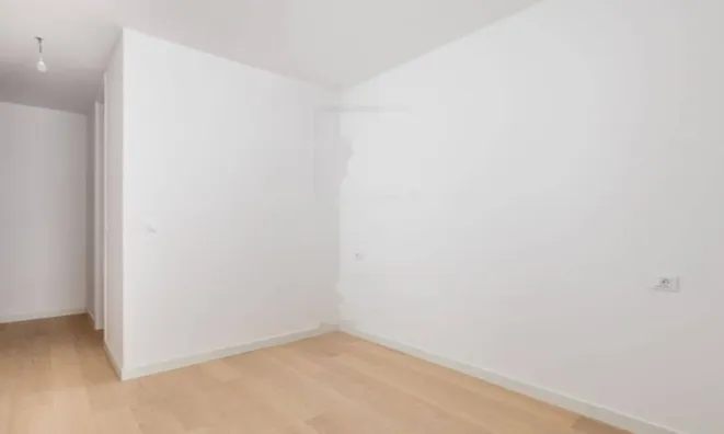 Недвижимость Трехкомнатная квартира в центре: 17