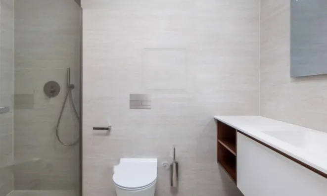 Недвижимость Трехкомнатная квартира в центре: 18