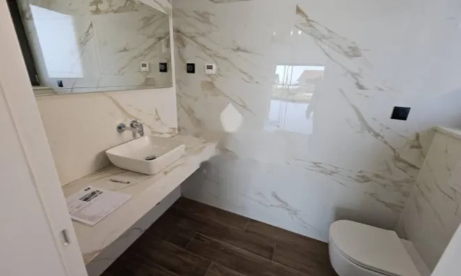 Недвижимость Четырехкомнатная квартира Побрии: 19