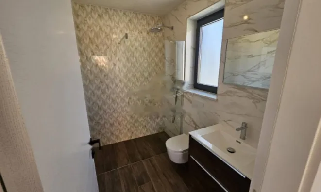 Недвижимость Четырехкомнатная квартира Побрии: 22