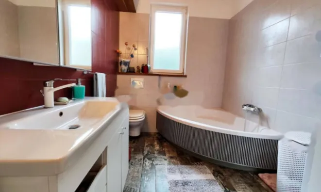 Недвижимость Трехкомнатная квартира в Центре: 8