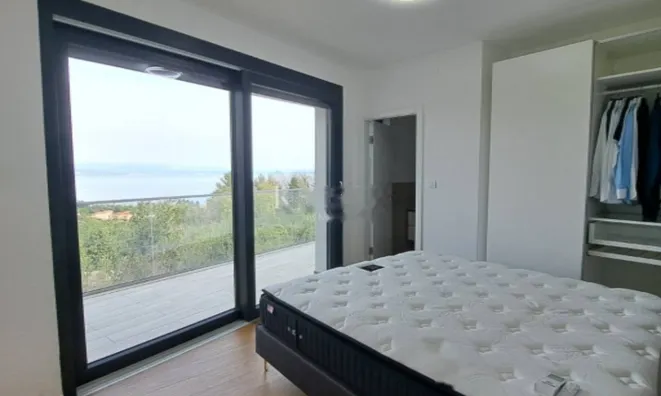 Недвижимость Трёхкомнатная квартира Ика: 5