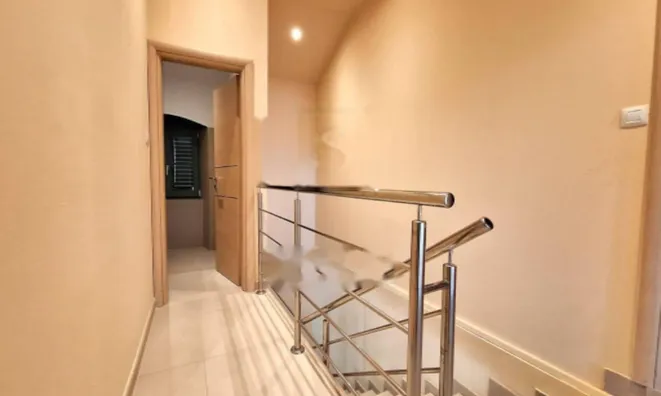 Недвижимость Четырехкомнатная квартира Опатия Центр: 17