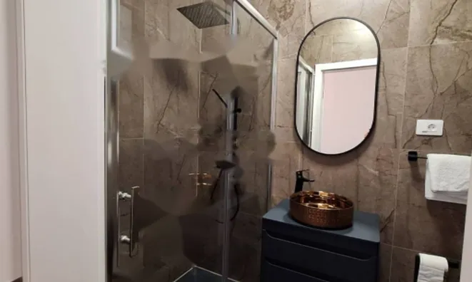 Недвижимость Трехкомнатная квартира в центре: 17