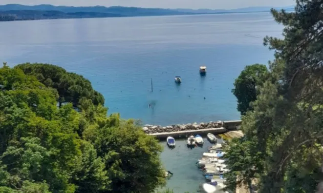 Недвижимость Трёхкомнатная квартира в центре Опатии: 1