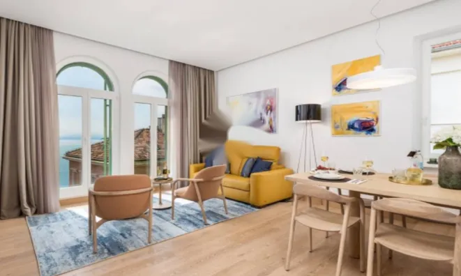 Недвижимость Трехкомнатная квартира в центре: 4