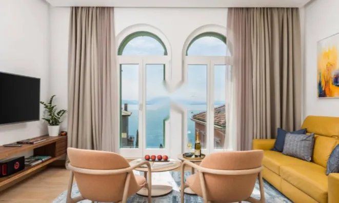 Недвижимость Трехкомнатная квартира в центре: 5