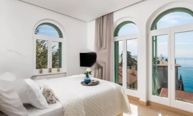 Недвижимость Трехкомнатная квартира в центре: 14