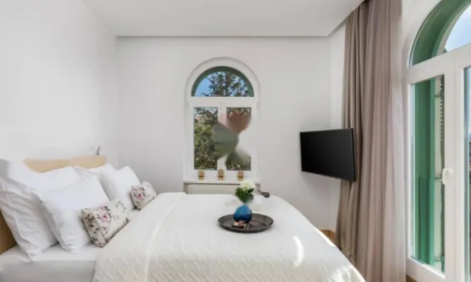 Недвижимость Трехкомнатная квартира в центре: 15