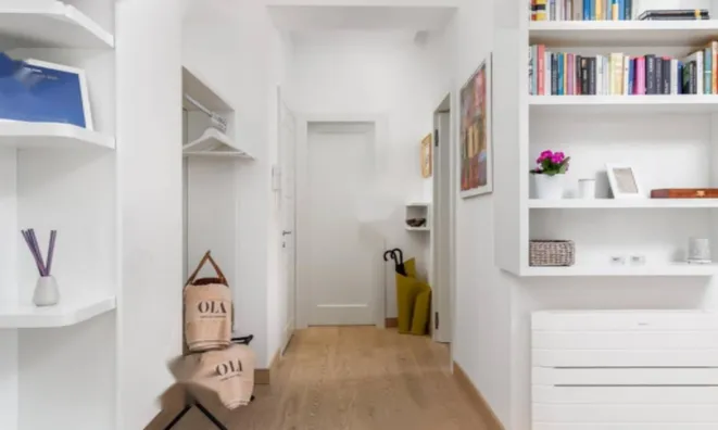 Недвижимость Трехкомнатная квартира в центре: 23