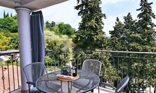 Недвижимость Двухкомнатная квартира в Центре: 10