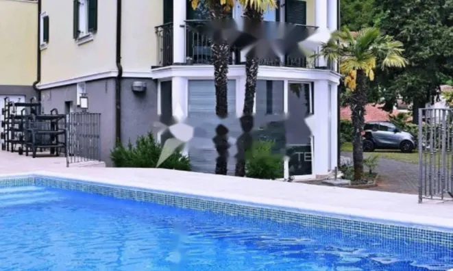 Недвижимость Двухкомнатная квартира в Центре: 12