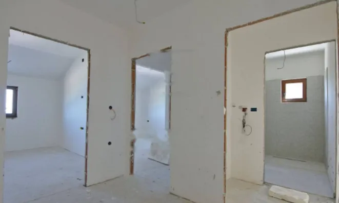 Недвижимость Многоквартирный дом Поляне: 18