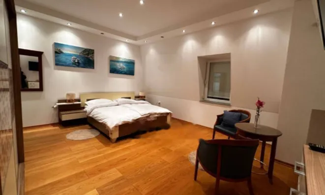 Недвижимость Четырёхкомнатная квартира Центр: 11