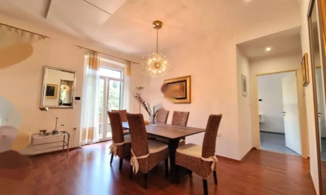 Недвижимость Трехкомнатная квартира в центре: 5