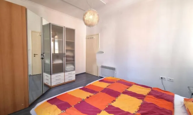 Недвижимость Трехкомнатная квартира в центре: 17