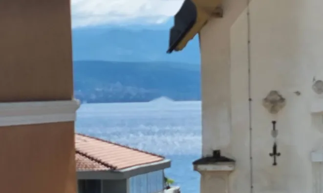 Недвижимость Трехкомнатная квартира в центре: 20