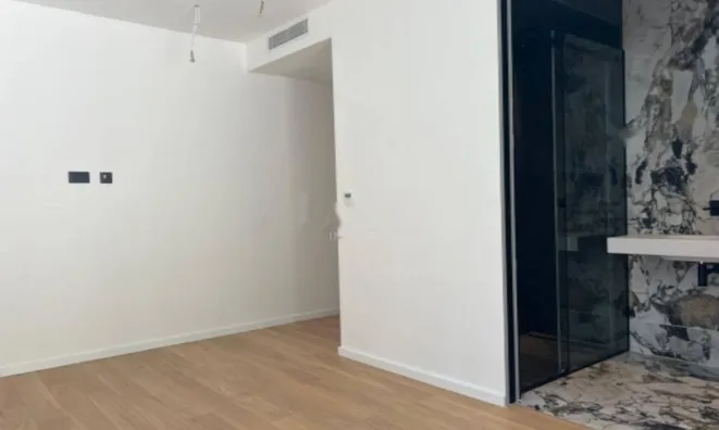 Недвижимость Трёхкомнатная квартира, центр: 12