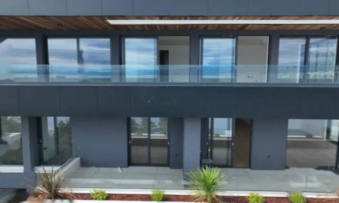 Недвижимость Трёхкомнатная квартира, центр: 23