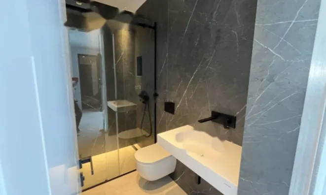 Недвижимость Трёхкомнатная квартира, центр: 25