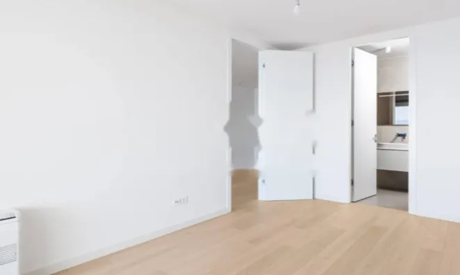 Недвижимость Двухкомнатная квартира, Центр: 9