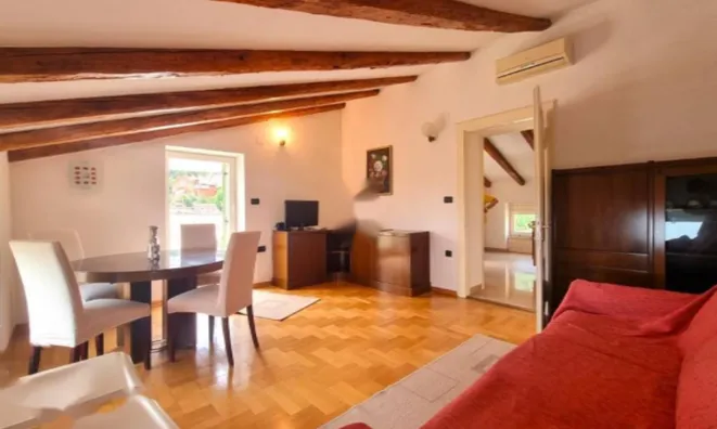 Недвижимость Двухкомнатная квартира в центре Опатии: 9