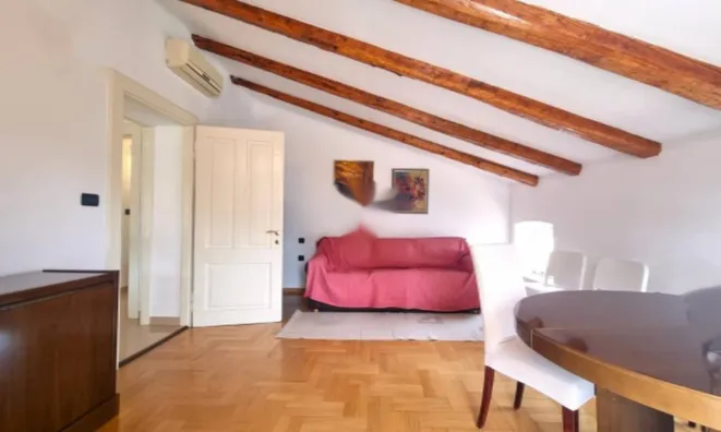 Недвижимость Двухкомнатная квартира в центре Опатии: 11