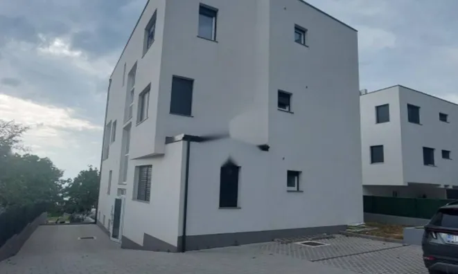 Недвижимость Трехкомнатная квартира Побри: 4