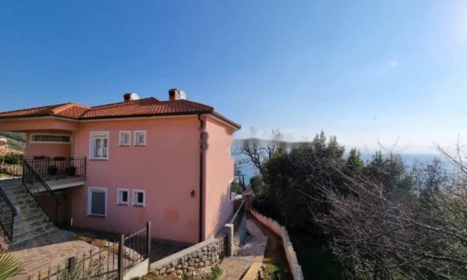 Недвижимость Четырехкомнатная квартира в центре Опатии: 2